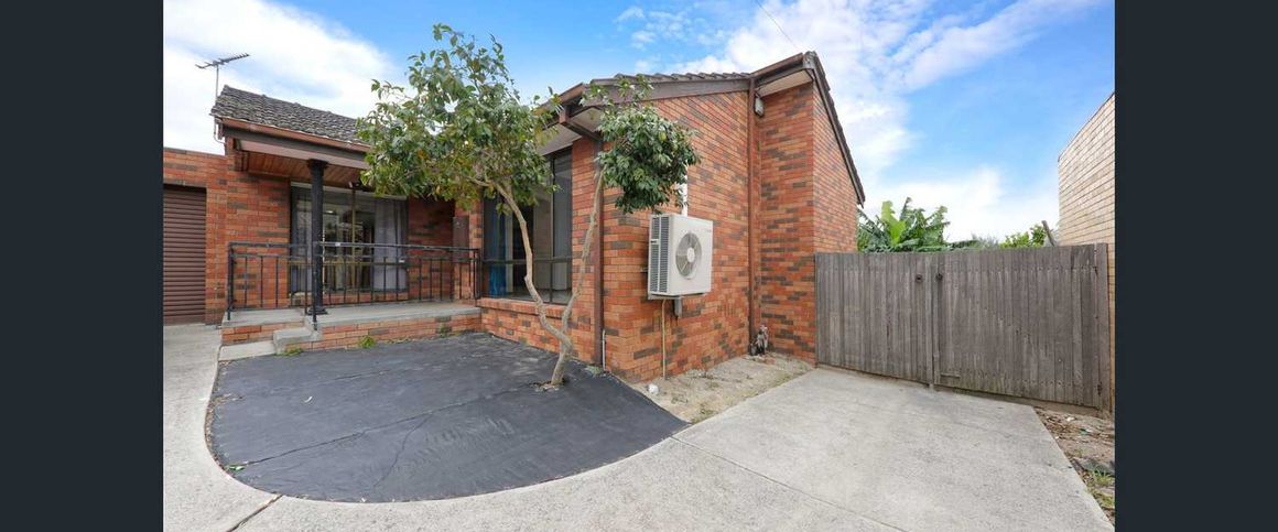 “Your Low Maintenance Home in Mount Waverly” - Photo 1