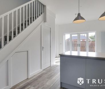 4 bedroom townhouse to rent - Photo 3