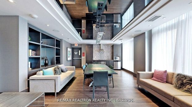 For Lease - 297 College Street Unit# 917, Toronto, Ontario - Photo 1