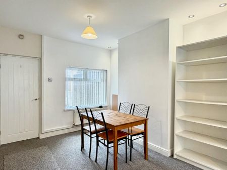 2 bedroom terraced house to rent - Photo 4