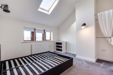 4 bedroom detached house to rent - Photo 5