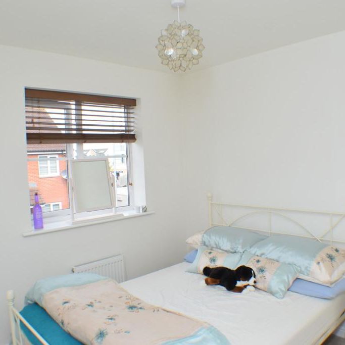 3 bedroom end of terrace house to rent - Photo 1