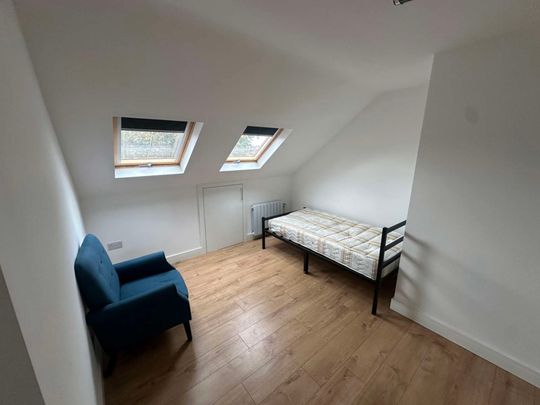 Scotland Green Road Room 3 - Photo 1