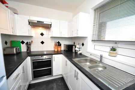 2 bedroom Maisonette - JORDANS, WELWYN GARDEN CITY. - Photo 4