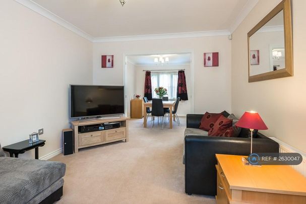 4 bedroom detached house to rent - Photo 1