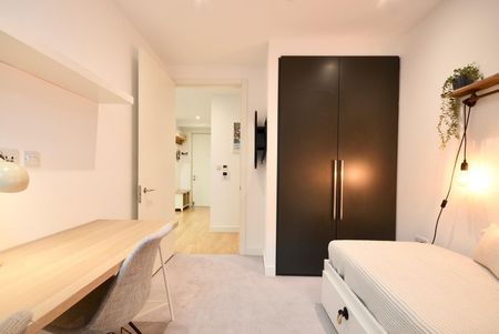 2 Bed Flat, Southwark Bridge Road, SE1 - Photo 3