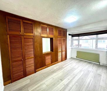 4 bedroom terraced house to rent - Photo 6