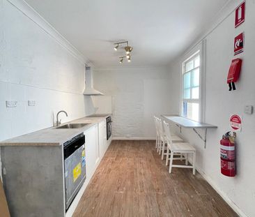 Redfern - Photo 5