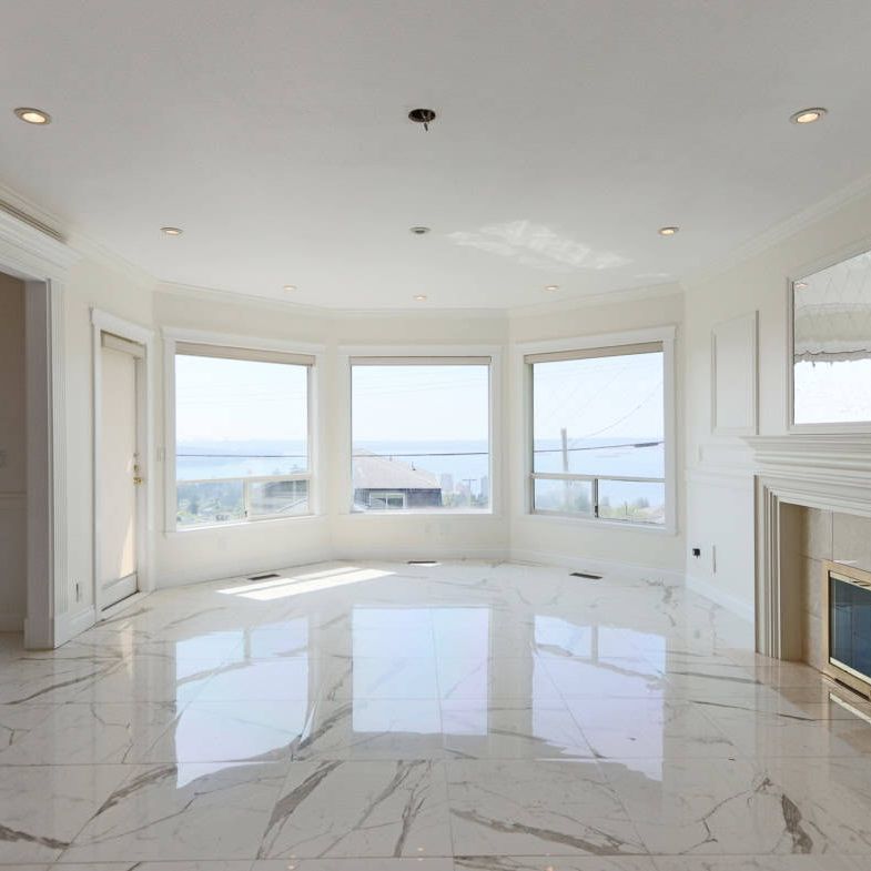 2198 Rosebery Avenue, West Vancouver (Main Level and Upstairs) - Photo 1