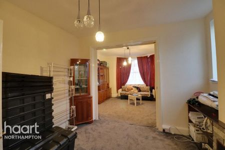 3 bedroom end of terrace house to rent - Photo 3