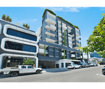 Modern Luxury in Vibrant Newstead! - Photo 1