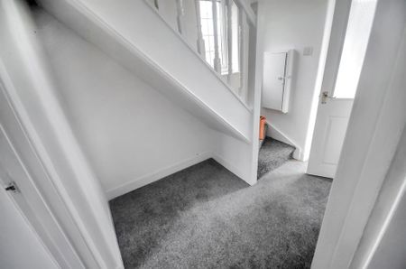 3 bedroom end of terrace house to rent - Photo 3