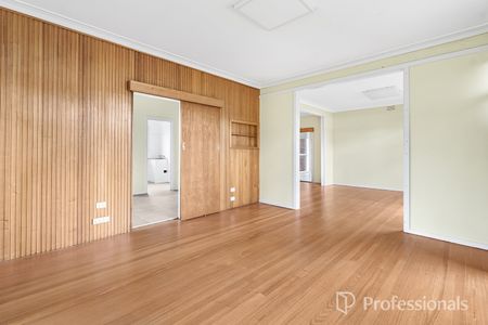 Spacious Family Living with Multiple Living Zones - Photo 4