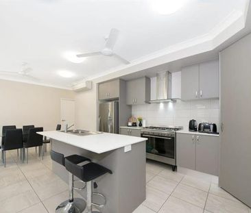 MODERN 4 BEDROOM HOME IN POPULAR SUBURB OF COSGROVE - Photo 4