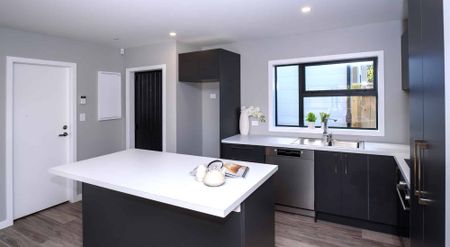 You won't want to scroll past this one! - Photo 2