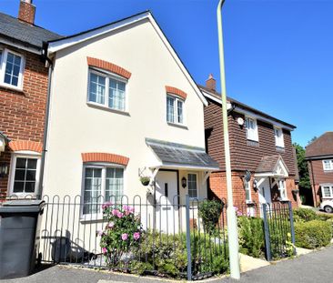 2 bedroom end of terrace house to rent - Photo 2