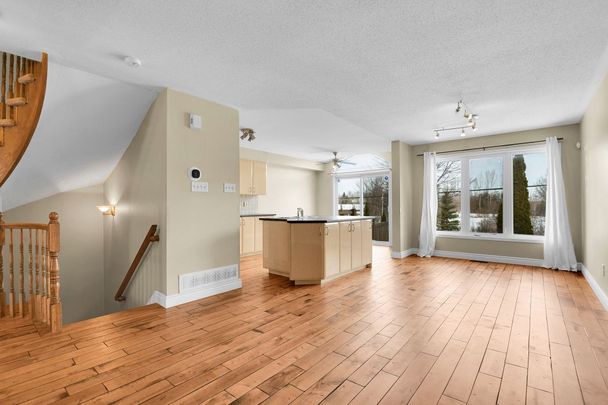 For Lease - 2047 Dunollie Crescent, Kanata, Ontario - Photo 1