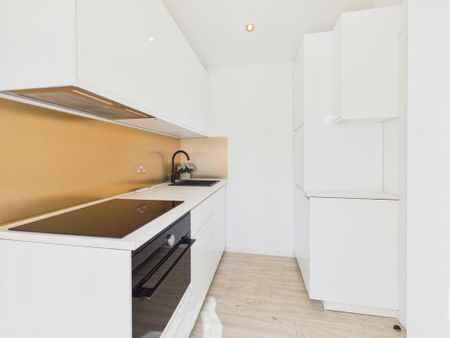 Studio to rent - Photo 3
