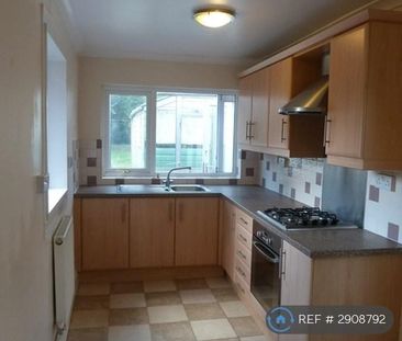 3 bedroom semi-detached house to rent - Photo 6