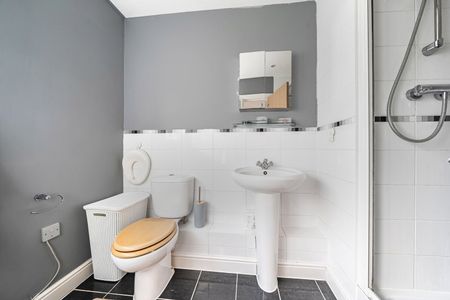 2 Bedroom Flat/Apartment to rent - Photo 5