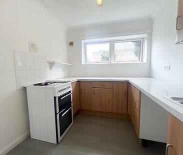 2 bedroom ground floor maisonette to rent - Photo 3