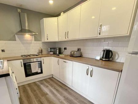 Halsbury Road, L6 - Photo 3