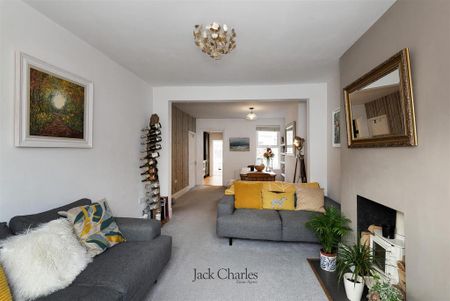 3 bedroom semi-detached house to rent - Photo 4