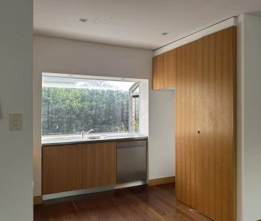 Upper Level 2 Bedrooms in Parkside! - Photo 4