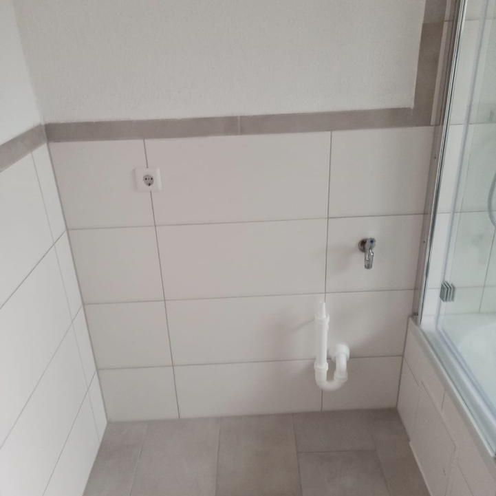 Schöne 4 Zimmer DG-Whg mit großem Balkon - Photo 1