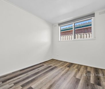 12 Lowen Road, Glen Waverley - Photo 1