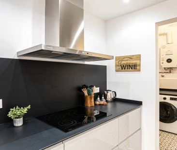 3-bedroom apartment for rent in La Sagrada Família, all bills included - Foto 1