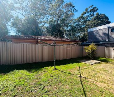 Three-Bedroom Home in Popular Location – Walk to Metro & Amenities - Photo 5