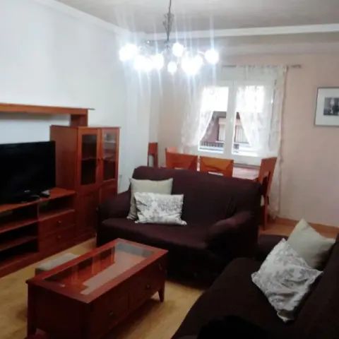 Piso en alquiler en Carmelitas-Oeste - Photo 1