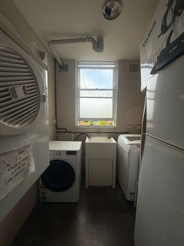For Rent&colon; Spacious 2-Bedroom Unit in the Heart of Burwood - Photo 5