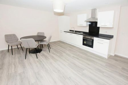 2 bedroom flat to rent - Photo 2