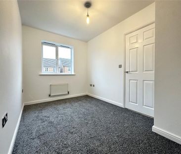 3 bedroom semi-detached house to rent - Photo 2