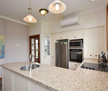 Lovely sunny house - Photo 1