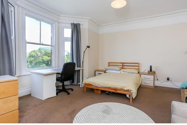 3 bedroom flat to rent - Photo 1