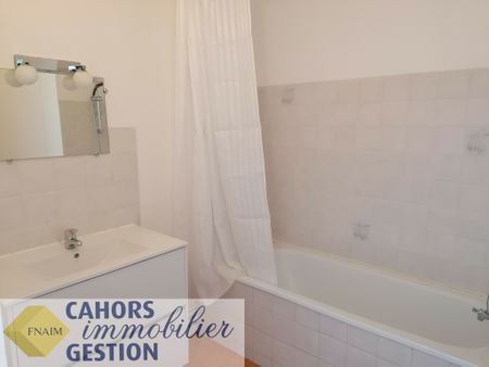 Location Appartement 3 pièces 63m² CAHORS 46000 - Photo 3