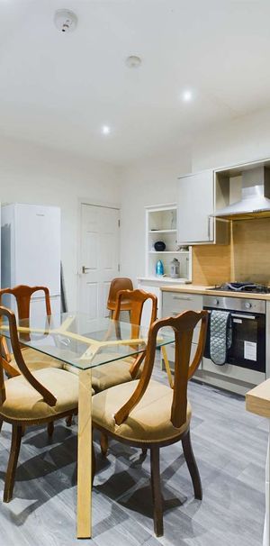 Church View Room 3 - Photo 2