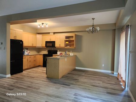 For Lease - 112 North Centre Road Unit# 86, London North, Ontario - Photo 5