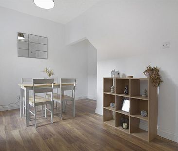 2 bedroom terraced house to rent - Photo 3