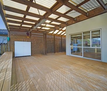 Modern 4-Bedroom Beauty in Wiri - Photo 1