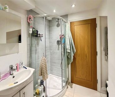 Armstrong Road, Englefield Green, Egham, Surrey, TW20 0RW - Photo 3