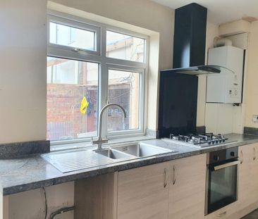 Room in a Shared House, Dordans Road, LU4 - Photo 3