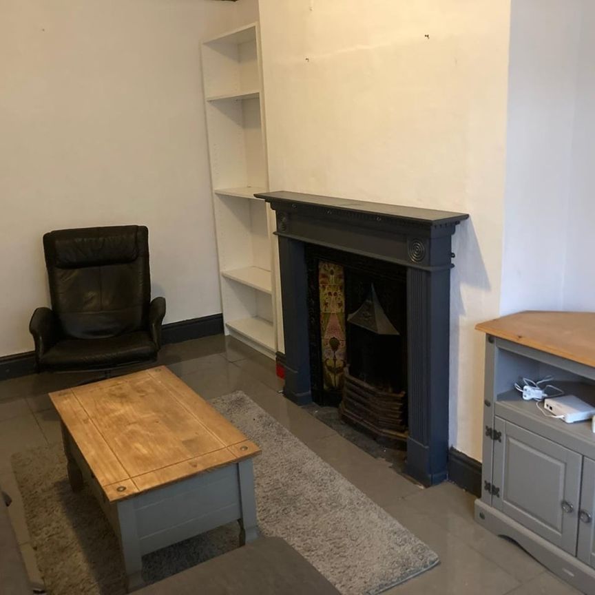 2 Bed Terraced House, Marne Avenue, N11 - Photo 1