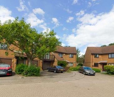 Peartree Bridge Marina - Tranquil Canalside Bed, Bath Maisonette, MK6 - Photo 3