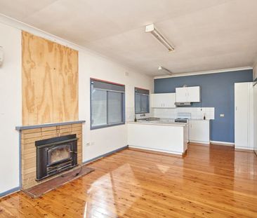Charming Two Bedroom Cottage - Photo 1