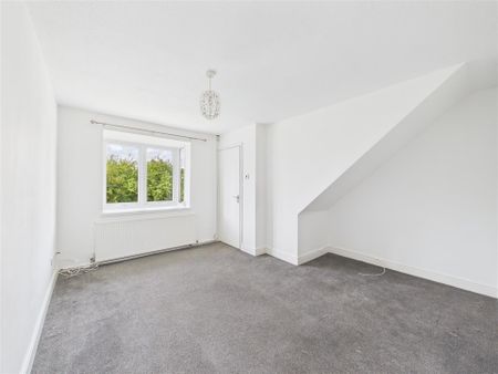 2 bedroom Town house to rent - Photo 3