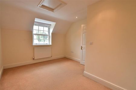 3 bedroom link detached house to rent - Photo 3